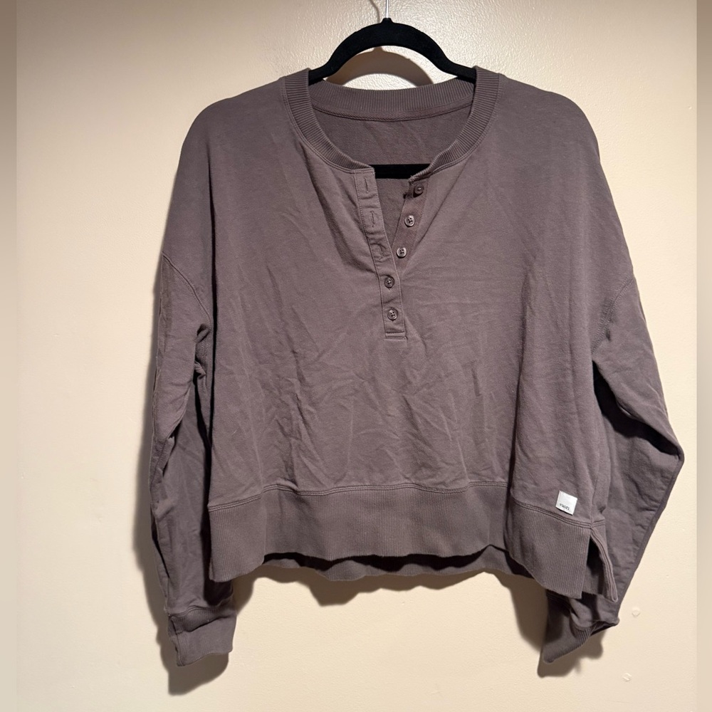 Vuori Women’s Laguna Henley - Picture 3 of 9